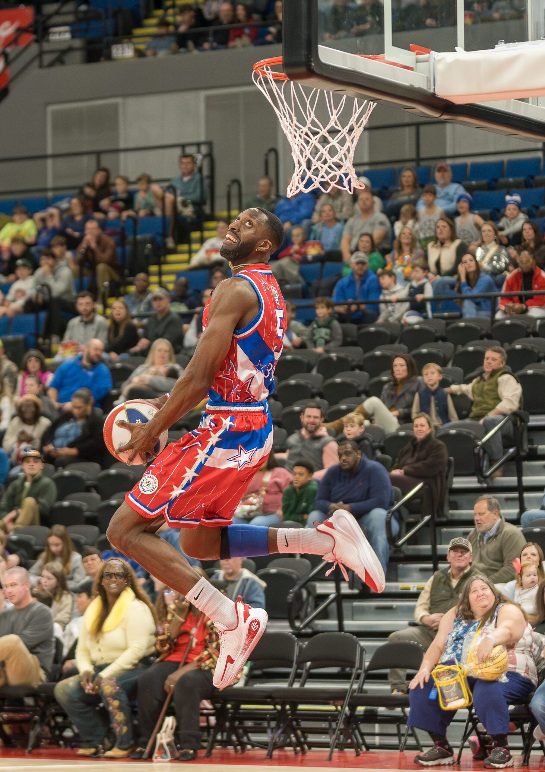 #5 Bulldog Mack going for the slam dunk